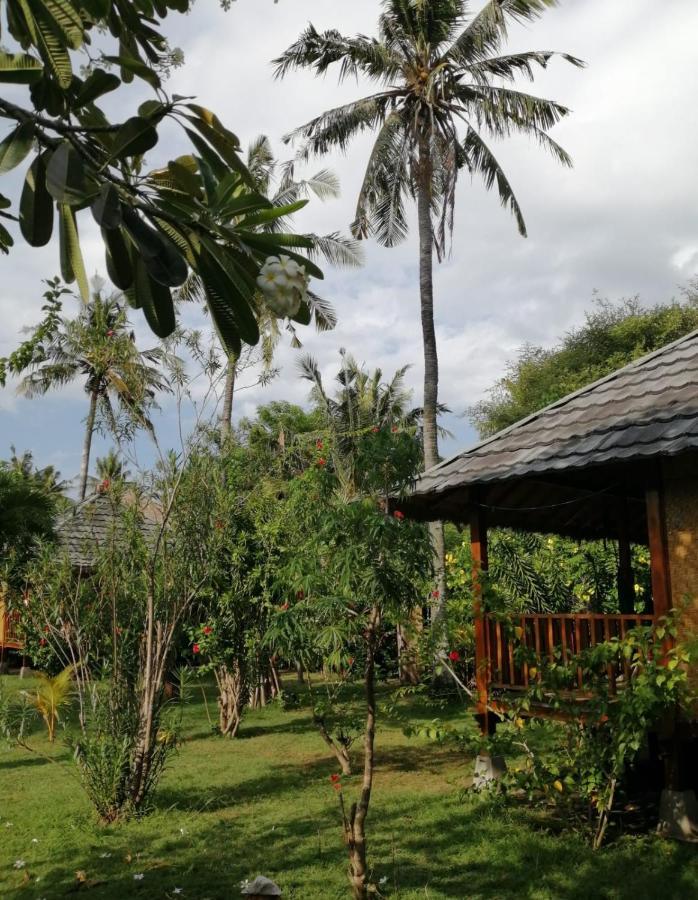 Tangga Bungalows Gili Air Exterior photo